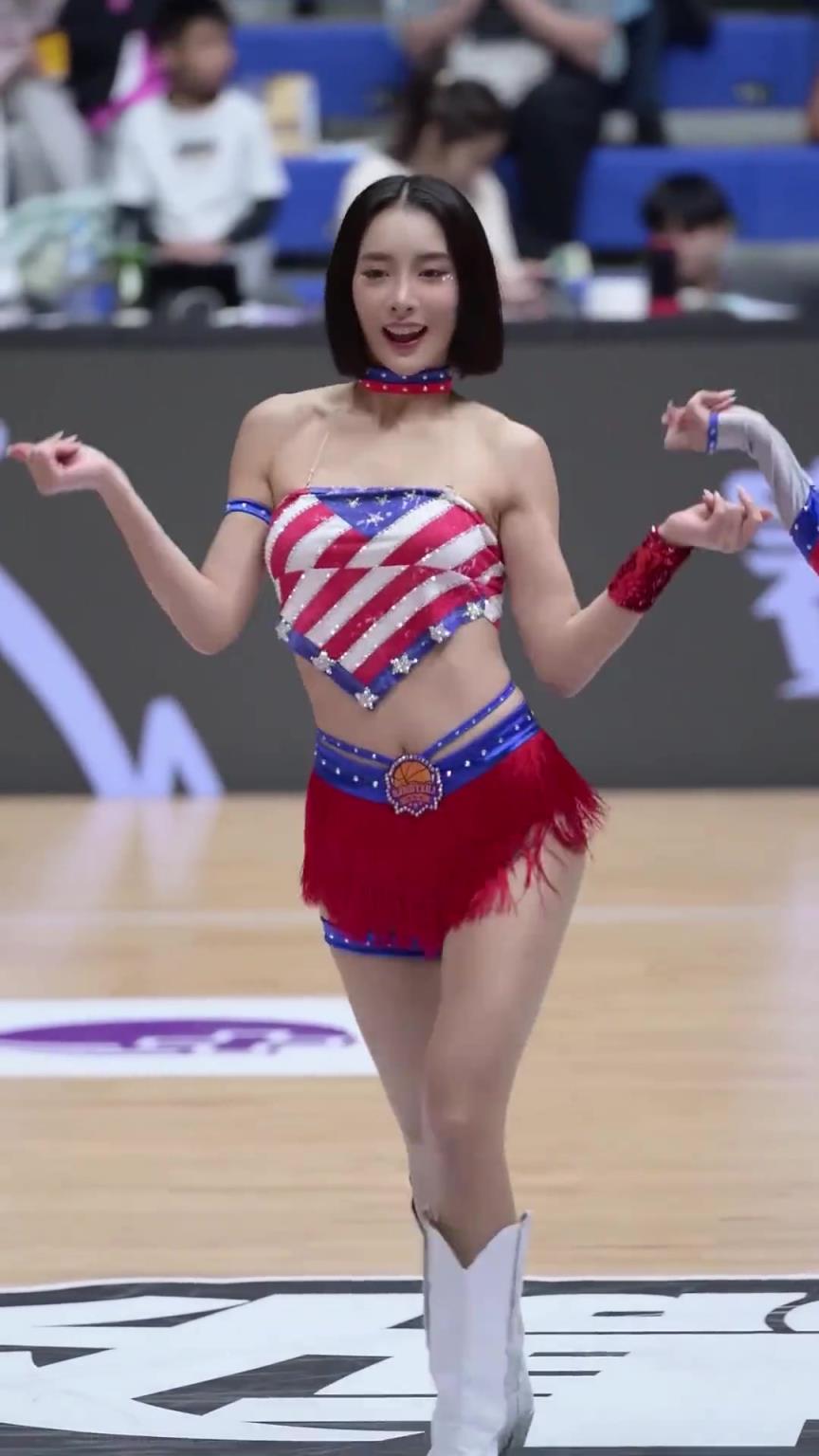 太離譜了 ！幾乎是完美女人！